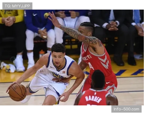 汤普森替补命中5记三分 独行侠外线火力支援