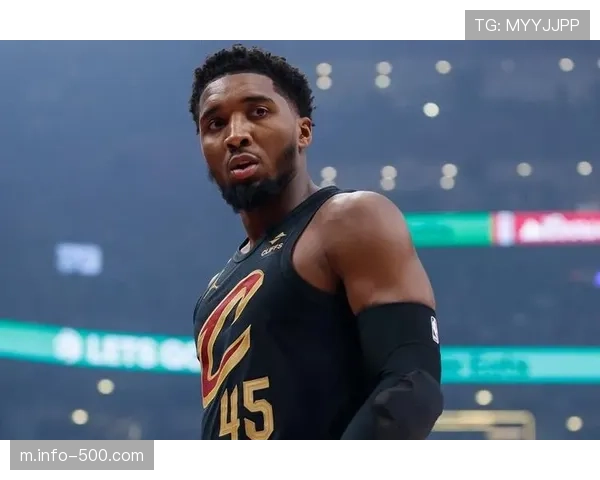 骑士米切尔29.2分表现稳健 与艾伦构筑球队攻防体系 骑士米切尔29.2分表现稳健 与艾伦构筑球队攻防体系